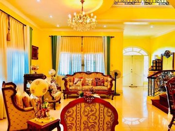 House for SALE with 5 Bedroom in Angeles City Near Clark and SM