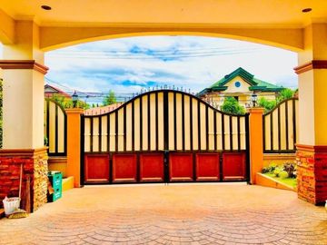 House for SALE with 5 Bedroom in Angeles City Near Clark and SM