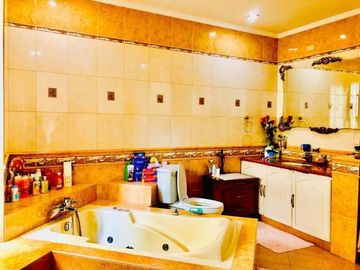 House for SALE with 5 Bedroom in Angeles City Near Clark and SM