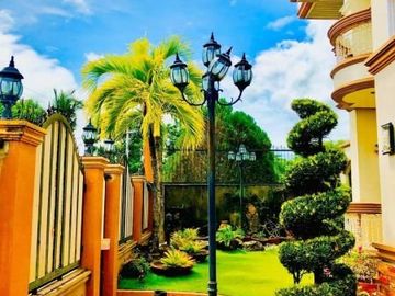 House for SALE with 5 Bedroom in Angeles City Near Clark and SM