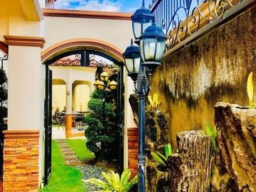 House for SALE with 5 Bedroom in Angeles City Near Clark and SM