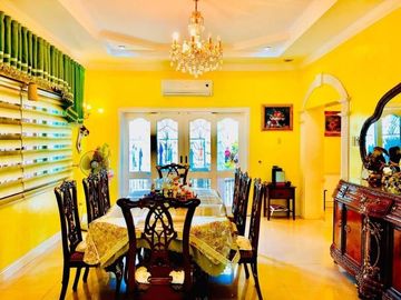 House for SALE with 5 Bedroom in Angeles City Near Clark and SM