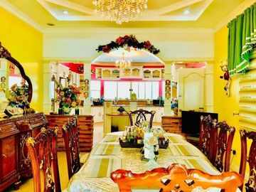 House for SALE with 5 Bedroom in Angeles City Near Clark and SM