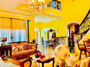 House for SALE with 5 Bedroom in Angeles City Near Clark and SM