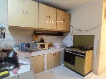 Rumah Luas Bagus Akses Mudah Dekat Fasilitas Umum Di Taman Modern