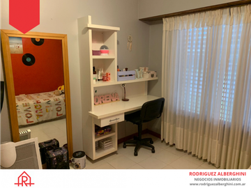 Casa en excelente ubicación (Calle 37 esq. 30)