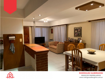 Casa en excelente ubicación (Calle 37 esq. 30)