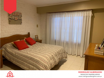 Casa en excelente ubicación (Calle 37 esq. 30)