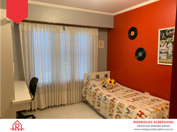 Casa en excelente ubicación (Calle 37 esq. 30)
