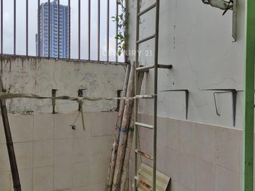 Ruko 3 Lantai SHM di Jalan Arief Rate Kota Makassar