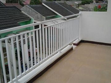 Rumah 2 lantai, SHM, di Nirwana Cipayung, Depok
