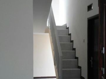 Rumah 2 lantai, SHM, di Nirwana Cipayung, Depok