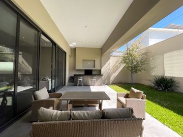 CASA  EN VENTA EN COLONIA FUENTES DEL VALLE