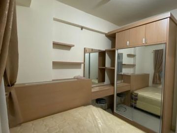Apartemen green pramuka city bulanan murah fully furnished
