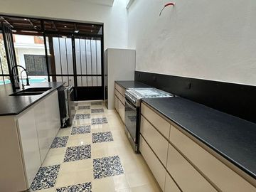 Casa restaurada en el Centro Histórico de Mérida 3 habs, Garaje, Alberca