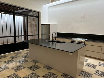Casa restaurada en el Centro Histórico de Mérida 3 habs, Garaje, Alberca