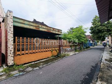 Rumah Hitung Tanah Daerah Nusukan Solo