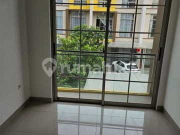 Disewa Rumah Pik 2 Murah 3 Kamar 3 Lantai Kosongan Bagus Ready