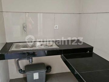 Disewa Rumah Pik 2 Murah 3 Kamar 3 Lantai Kosongan Bagus Ready