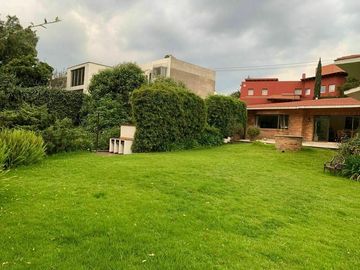 Casa en venta, CDMX, 2 niveles, jardín, Lomas Altas