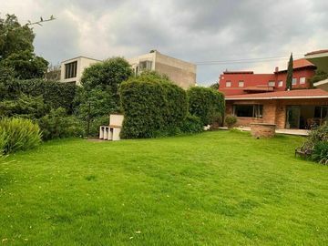 Casa en venta, CDMX, 2 niveles, jardín, Lomas Altas