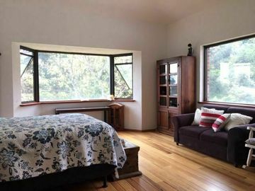 Casa en venta, CDMX, 2 niveles, jardín, Lomas Altas