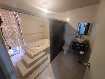 MUY CERCA DEL DEP. HISPANO-MEXICANO, CASA EN VENTA EN U.H. PROGRESO, S.L.P.