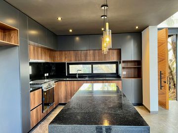 Casa en Fraccionamiento en Rancho Cortes Cuernavaca - ROQ-1176-Fr