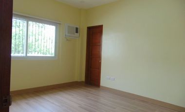 5 Bedrooms Semi-furnished Duplex House located in Mabolo