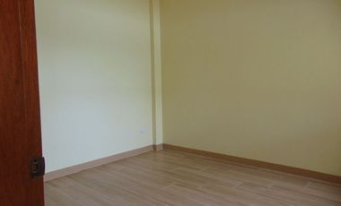 5 Bedrooms Semi-furnished Duplex House located in Mabolo