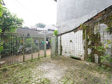 Rumah LT 105 Terawat Dekat Lagoon Avenue Mall Bekasi Bisa KPR J-40039