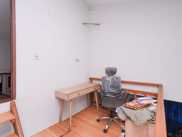 Rumah LT 105 Terawat Dekat Lagoon Avenue Mall Bekasi Bisa KPR J-40039