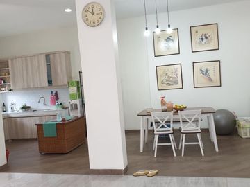 Rumah Mewah Fullfurnish 2 Lt Strategis BSD Serpong Tanggerang
