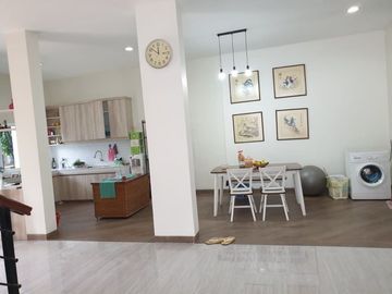 Rumah Mewah Fullfurnish 2 Lt Strategis BSD Serpong Tanggerang