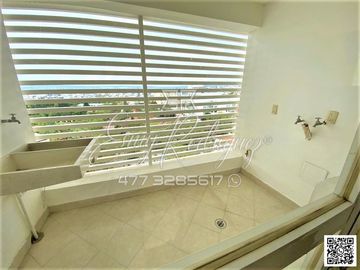 DEPARTAMENTO EN VENTA León,Gto; BLVD. CAMPESTRE, ALTUS, JUNTO A LA SALLE, 3 REC.