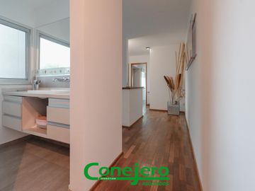 LA RUFINA casa  2 plantas 4 dormitorios con excelente vista y gran patio plano y pileta