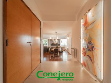 LA RUFINA casa  2 plantas 4 dormitorios con excelente vista y gran patio plano y pileta