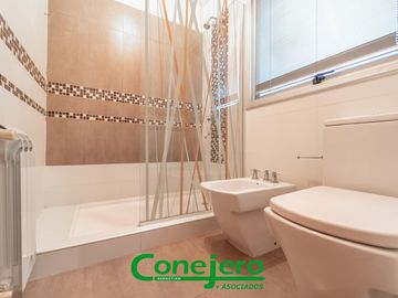 LA RUFINA casa  2 plantas 4 dormitorios con excelente vista y gran patio plano y pileta