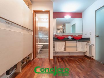 LA RUFINA casa  2 plantas 4 dormitorios con excelente vista y gran patio plano y pileta