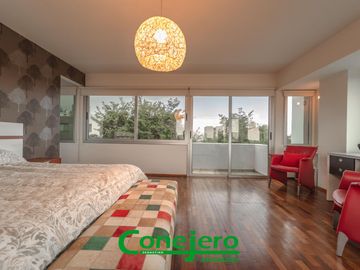 LA RUFINA casa  2 plantas 4 dormitorios con excelente vista y gran patio plano y pileta