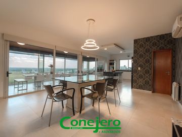 LA RUFINA casa  2 plantas 4 dormitorios con excelente vista y gran patio plano y pileta