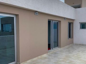 LA RUFINA casa  2 plantas 4 dormitorios con excelente vista y gran patio plano y pileta