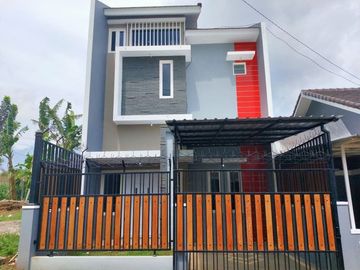 Rumah 2 Lantai Harga 1 Lantai GRATIS Semua Biaya Tanpa Bunga di Malang