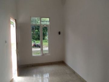 Rumah 2 Kamar Lingkungan Nyaman Dekat Exit Tol Prambanan