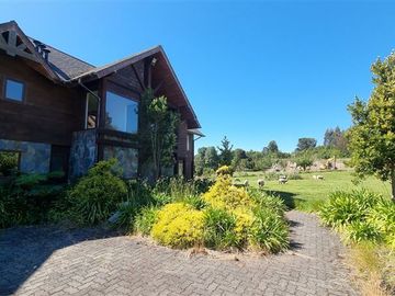 Casa en venta de 7 dorm. en Puerto Octay
