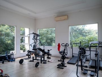 MODERLAND GOLF VIEW TANGERANG LUXURIOUS HOUSE