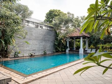 MODERLAND GOLF VIEW TANGERANG LUXURIOUS HOUSE