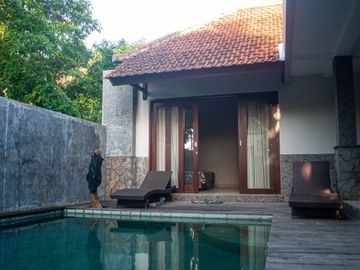 FOR SALE VILLA FULL FURNISH DEKAT CENTER UBUD BALI