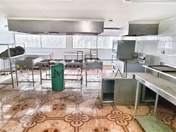 Local Comercial en Venta en Ramón Subercaseaux