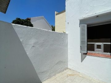 Departamento Tipo Casa en venta en Bernal Centro
